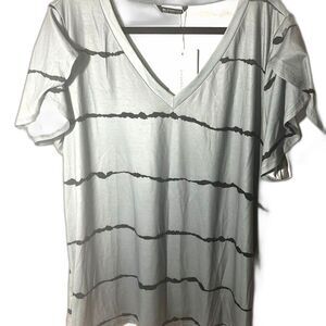 Bloomchic Womans TShirt/Blouse - NWT - 18-20